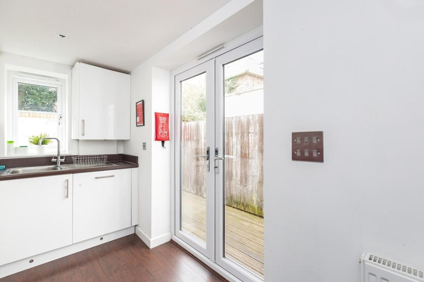 Sunny Terrace By Kasar Holiday home Maidstone